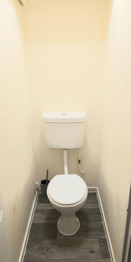Charming Room Near Central Лондон Екстериор снимка